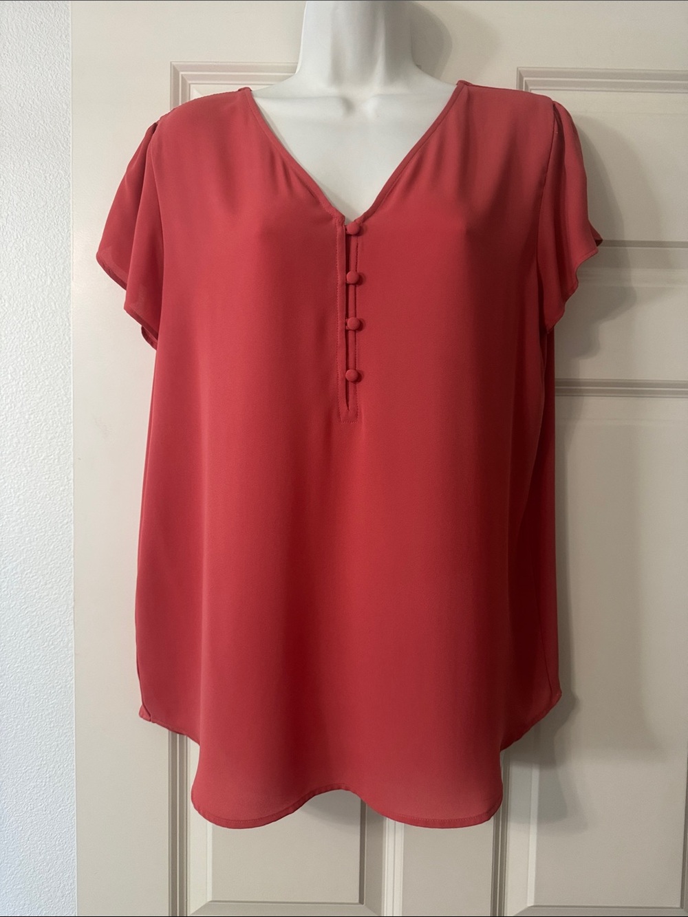 Loft Flutter Sleeve V-Neck Blouse in Dusty Rose size M